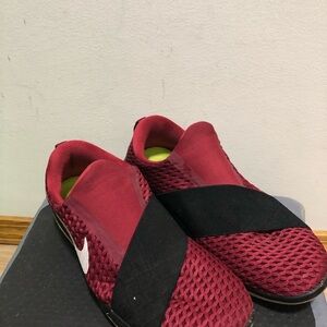 Nike Free Connect Womens 843966-600 Black Burgundy Cross Sneakers Sz 8.5